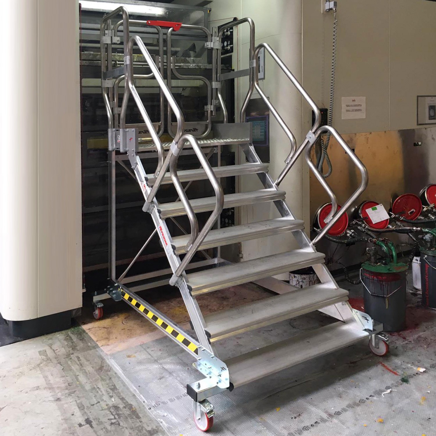 EM1304 | Escalier d'accès frontal