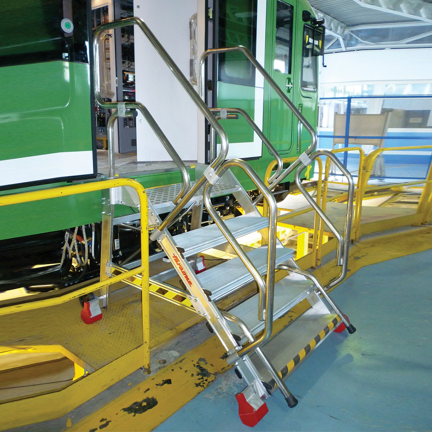 EM205 | Escalier sur mesure pour accès aux trains