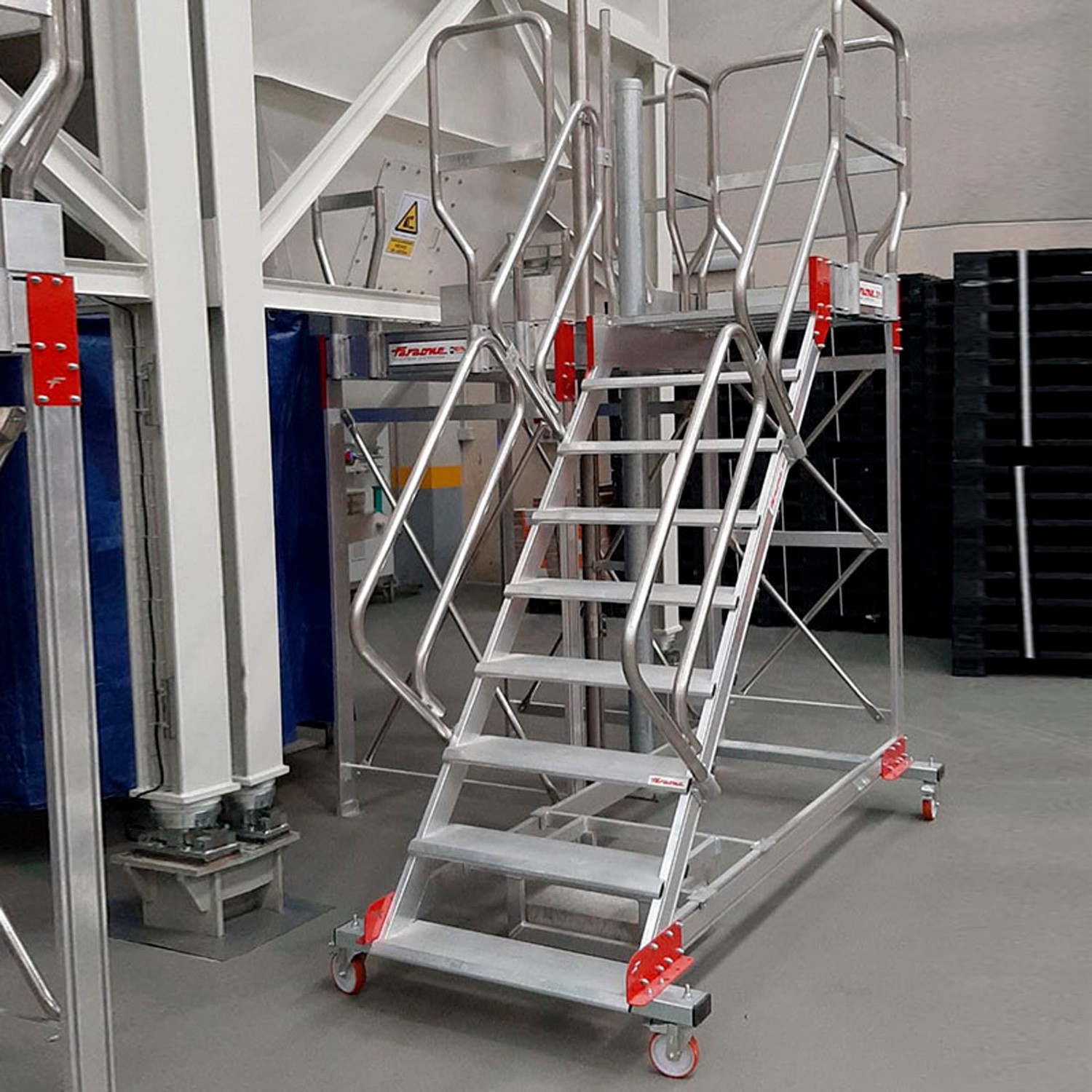 EM1403 | Escalier d'accès latéral