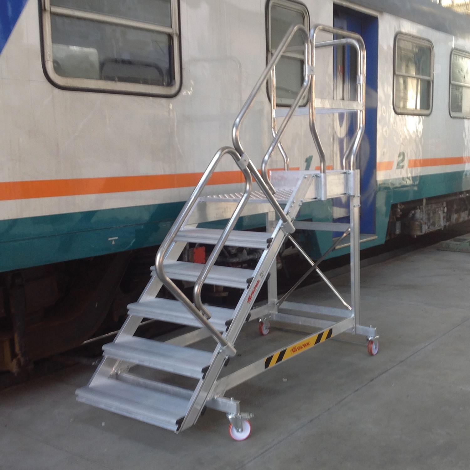 EM203 | Escalier sur mesure pour maintenance et accès aux trains