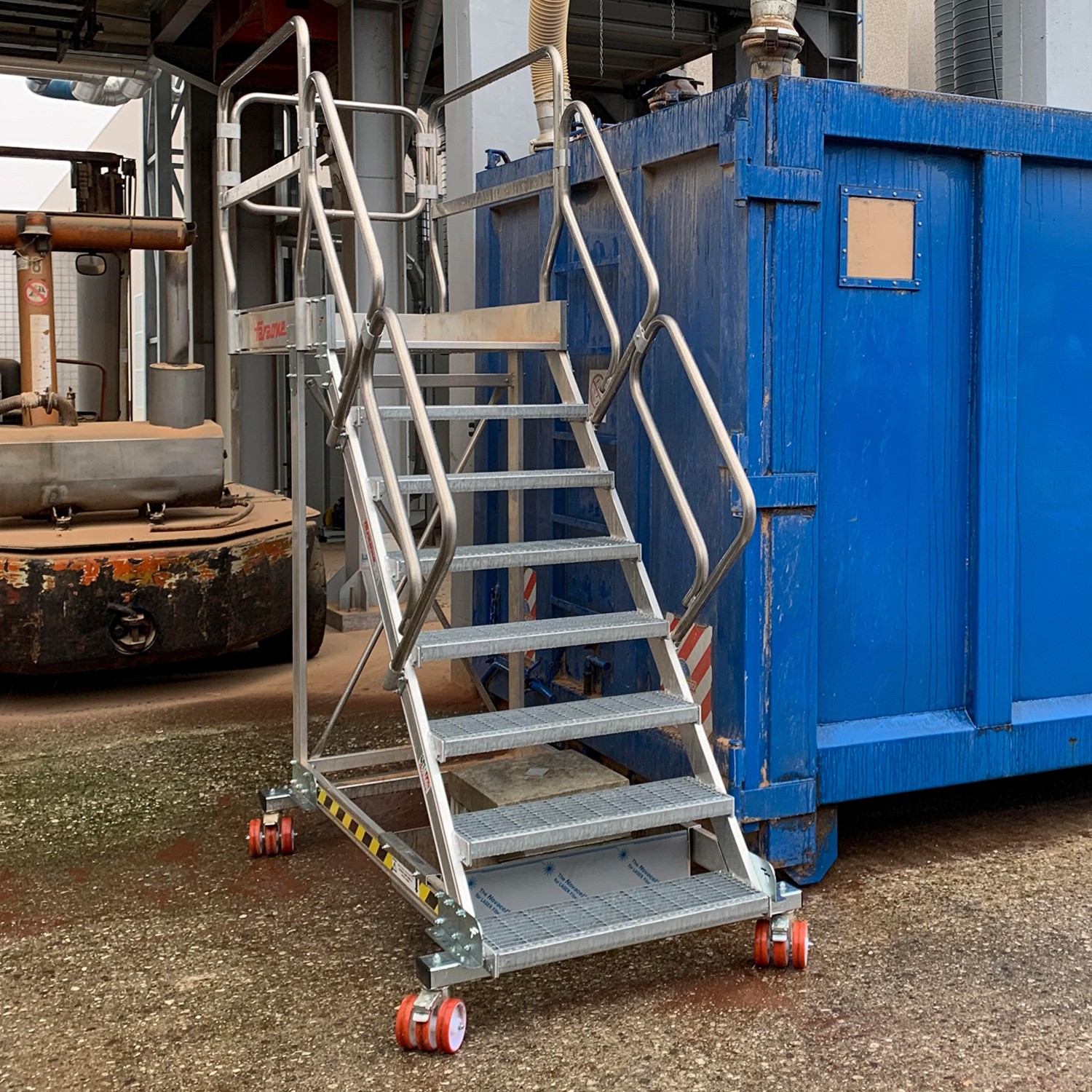 EM1310 | Escalier d'accès frontal