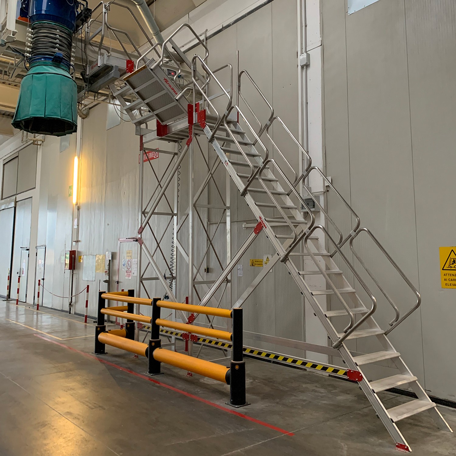 EM103 | Structure sur mesure pour maintenance de camions