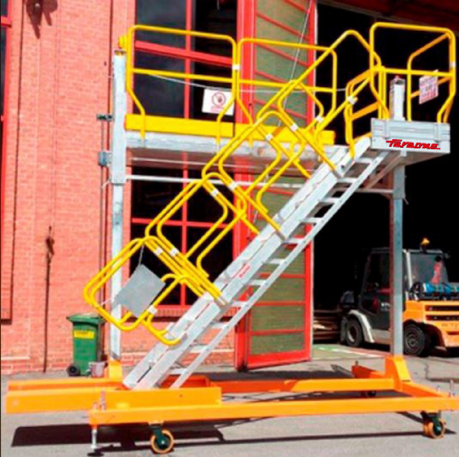 EM304 | Structure sur mesure pour maintenance d'autobus